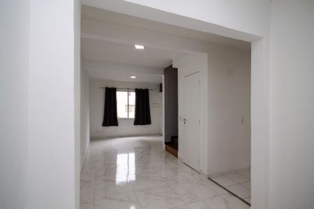 Sala de casa de condomínio para alugar com 2 quartos, 76m² em Bairro Jardim Nossa Senhora das Graças, Cotia