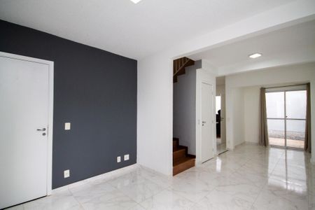 Sala de casa de condomínio para alugar com 2 quartos, 76m² em Bairro Jardim Nossa Senhora das Graças, Cotia