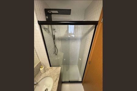 Banheiro de apartamento para alugar com 1 quarto, 34m² em Jardim Armação, Salvador