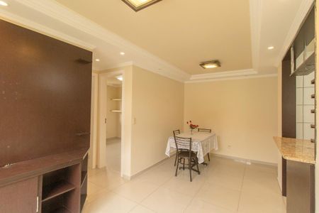 Sala de apartamento para alugar com 2 quartos, 48m² em Pinheirinho, Curitiba