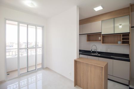Sala de apartamento para alugar com 2 quartos, 45m² em Jardim Planalto, Carapicuíba