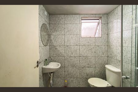 Banheiro de apartamento para alugar com 2 quartos, 50m² em Cidade Líder, São Paulo