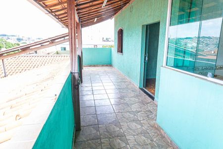 Varanda de casa para alugar com 3 quartos, 160m² em Novo Glória, Belo Horizonte
