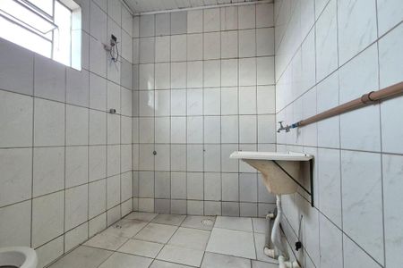 Banheiro de apartamento para alugar com 1 quarto, 60m² em Parque Residencial Vila União, Campinas