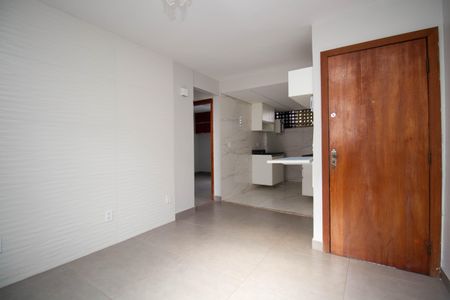 Sala de apartamento para alugar com 2 quartos, 45m² em Qd 501, Brasília