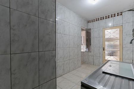 Cozinha de apartamento para alugar com 1 quarto, 30m² em Jardim Cecy, São Paulo