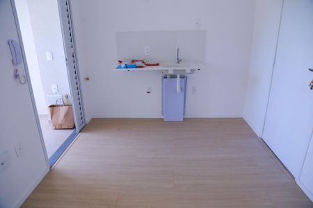 Sala/Cozinha de apartamento para alugar com 2 quartos, 30m² em Jardim Jaragua (sao Domingos), São Paulo
