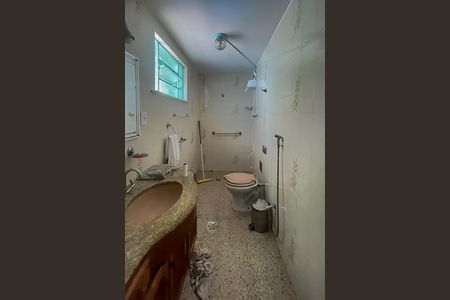 Casa à venda com 3 quartos, 316m² em Carmo, Belo Horizonte