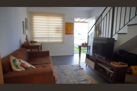 Sala de casa para alugar com 2 quartos, 60m² em Campo Novo, Porto Alegre