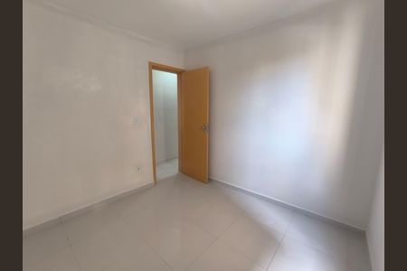 Quarto 2 de apartamento para alugar com 2 quartos, 50m² em Jardim Europa, Uberlândia