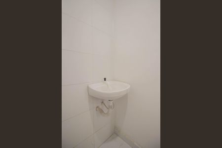 Banheiro de apartamento para alugar com 1 quarto, 30m² em Trindade, São Gonçalo