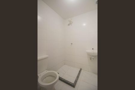 Banheiro de apartamento para alugar com 1 quarto, 30m² em Trindade, São Gonçalo