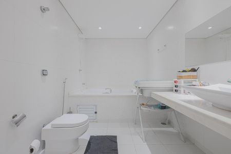 Casa para alugar com 3 quartos, 450m² em Vila Madalena, São Paulo