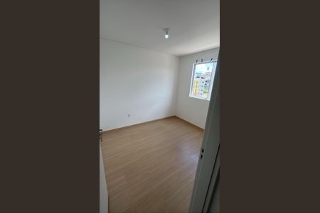 Quarto de apartamento para alugar com 2 quartos, 21m² em Jardim Sao Luiz, Embu das Artes