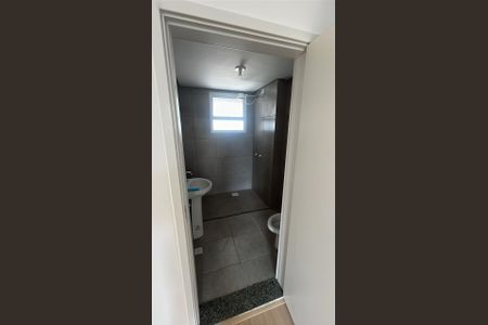 Banheiro de apartamento para alugar com 2 quartos, 21m² em Jardim Sao Luiz, Embu das Artes