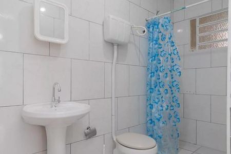 Banheiro de casa para alugar com 2 quartos, 60m² em Medianeira, Porto Alegre