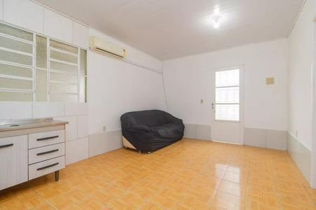Sala / Cozinha de casa para alugar com 2 quartos, 60m² em Medianeira, Porto Alegre