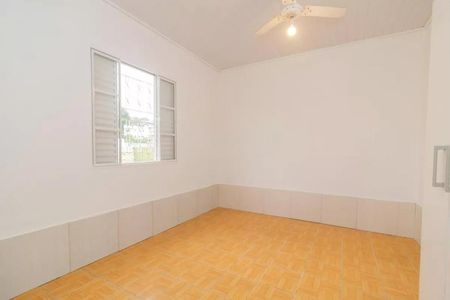 Quarto 1 de casa para alugar com 2 quartos, 60m² em Medianeira, Porto Alegre