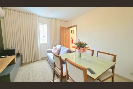 Apartamento à venda com 2 quartos, 56m² em Lundcéia, Lagoa Santa