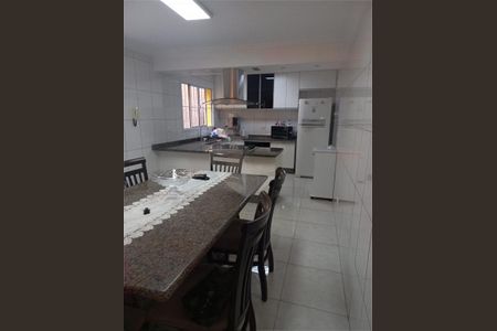 Casa à venda com 3 quartos, 135m² em Jardim Marisa, São Paulo