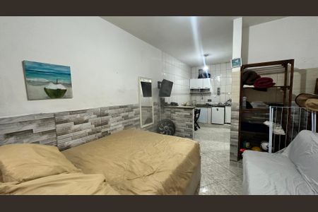 Sala de kitnet/studio para alugar com 1 quarto, 30m² em Recreio dos Bandeirantes, Rio de Janeiro