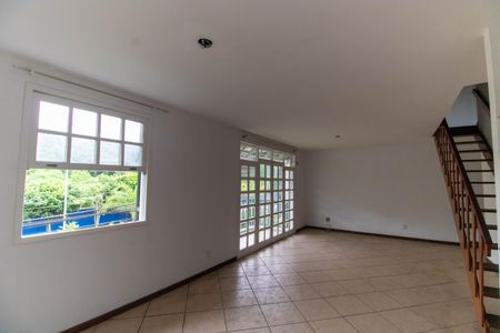Sala de apartamento à venda com 3 quartos, 132m² em Badu, Niterói
