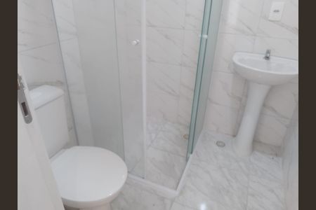 Banheiro de apartamento para alugar com 2 quartos, 52m² em São Pedro, Osasco