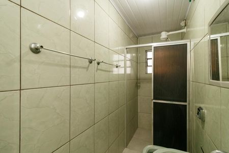 Banheiro de casa para alugar com 1 quarto, 40m² em Parque Casa de Pedra, São Paulo