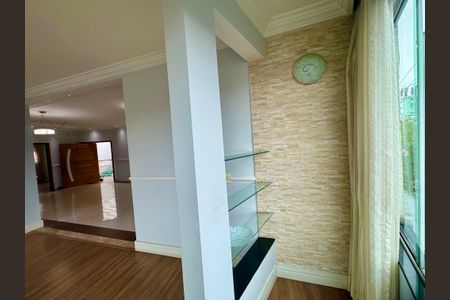 Sala de casa para alugar com 4 quartos, 188m² em Jardim da Mamae, Guarulhos