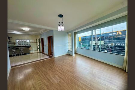 Sala de casa para alugar com 4 quartos, 188m² em Jardim da Mamae, Guarulhos
