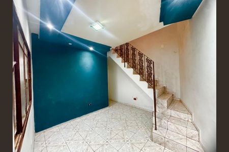 Sala de casa para alugar com 2 quartos, 110m² em Vila Augusta, Guarulhos