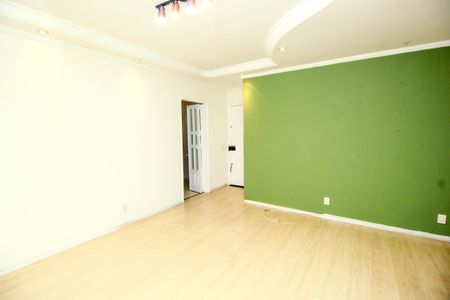 Sala de apartamento para alugar com 3 quartos, 75m² em Vila Sao Pedro, Santo André