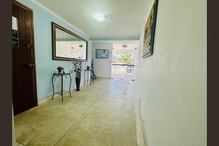 Área externa de kitnet/studio para alugar com 1 quarto, 45m² em Vila Tupi, Praia Grande