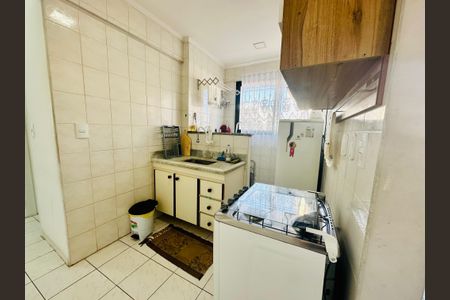 Cozinha de kitnet/studio para alugar com 1 quarto, 45m² em Vila Tupi, Praia Grande