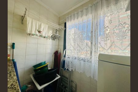 Área de serviço de kitnet/studio para alugar com 1 quarto, 45m² em Vila Tupi, Praia Grande