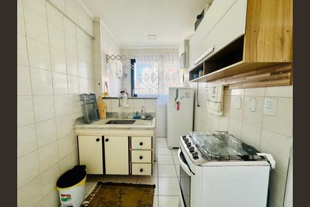 Cozinha de kitnet/studio para alugar com 1 quarto, 45m² em Vila Tupi, Praia Grande