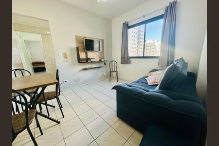 Sala de kitnet/studio para alugar com 1 quarto, 45m² em Vila Tupi, Praia Grande
