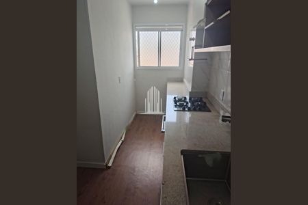 Foto 02 de apartamento para alugar com 2 quartos, 34m² em Jardim Itacolomi, São Paulo