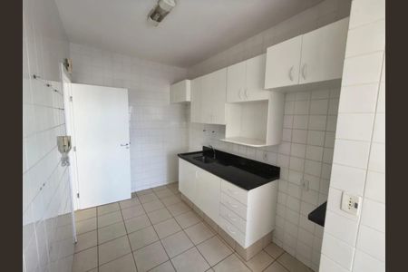 Cozinha de apartamento para alugar com 1 quarto, 55m² em Centro, Uberlândia