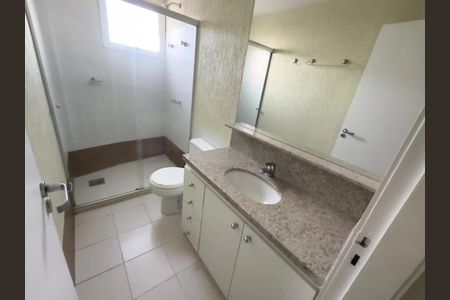 Banheiro de apartamento para alugar com 1 quarto, 55m² em Centro, Uberlândia