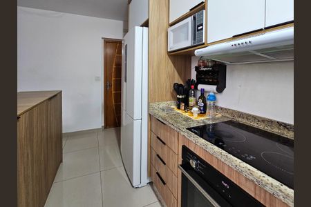 Sala/Cozinha de apartamento à venda com 2 quartos, 47m² em Vila Claudio, Santo André