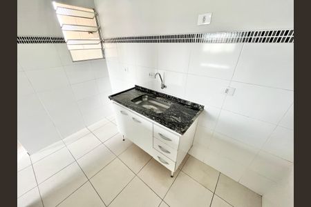 Sala/Cozinha de casa de condomínio para alugar com 1 quarto, 40m² em Parque Peruche, São Paulo