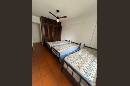 Quarto de apartamento para alugar com 3 quartos, 104m² em Vila Alzira, Guarujá