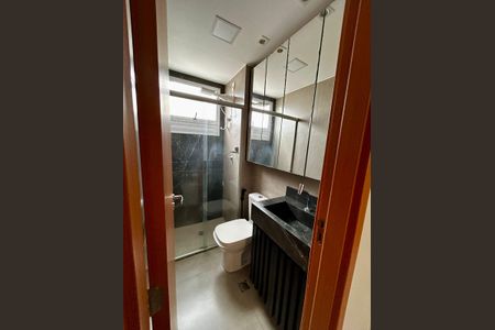 Banheiro de apartamento para alugar com 2 quartos, 46m² em Setor Faicalville, Goiânia