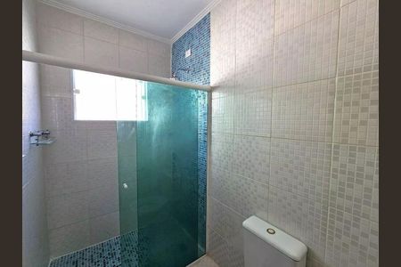 Banheiro de casa de condomínio para alugar com 4 quartos, 400m² em Pousada dos Bandeirantes, Carapicuíba