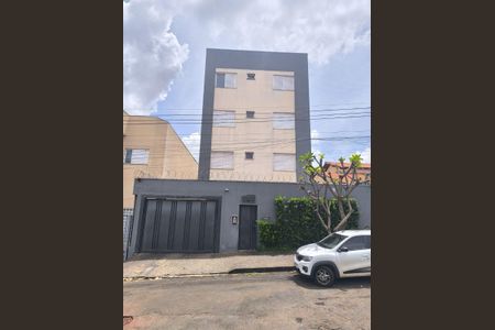 Fachada de apartamento para alugar com 2 quartos, 57m² em Lagoinha, Uberlândia