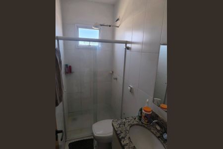 Banheiro de apartamento para alugar com 2 quartos, 57m² em Lagoinha, Uberlândia