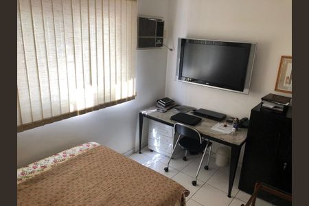 Sala de casa de condomínio para alugar com 4 quartos, 400m² em Taquara, Rio de Janeiro