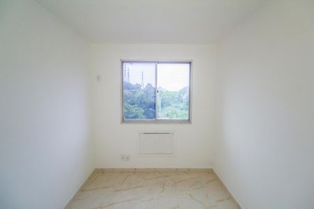 Quarto 1 de apartamento para alugar com 2 quartos, 45m² em Rocha Miranda, Rio de Janeiro