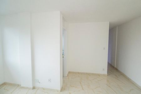 Sala de apartamento para alugar com 2 quartos, 45m² em Rocha Miranda, Rio de Janeiro
